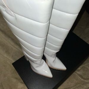 Shane justin Puffer boots• women’s 7.5• Worn once/look new• cute !!! 😍😍